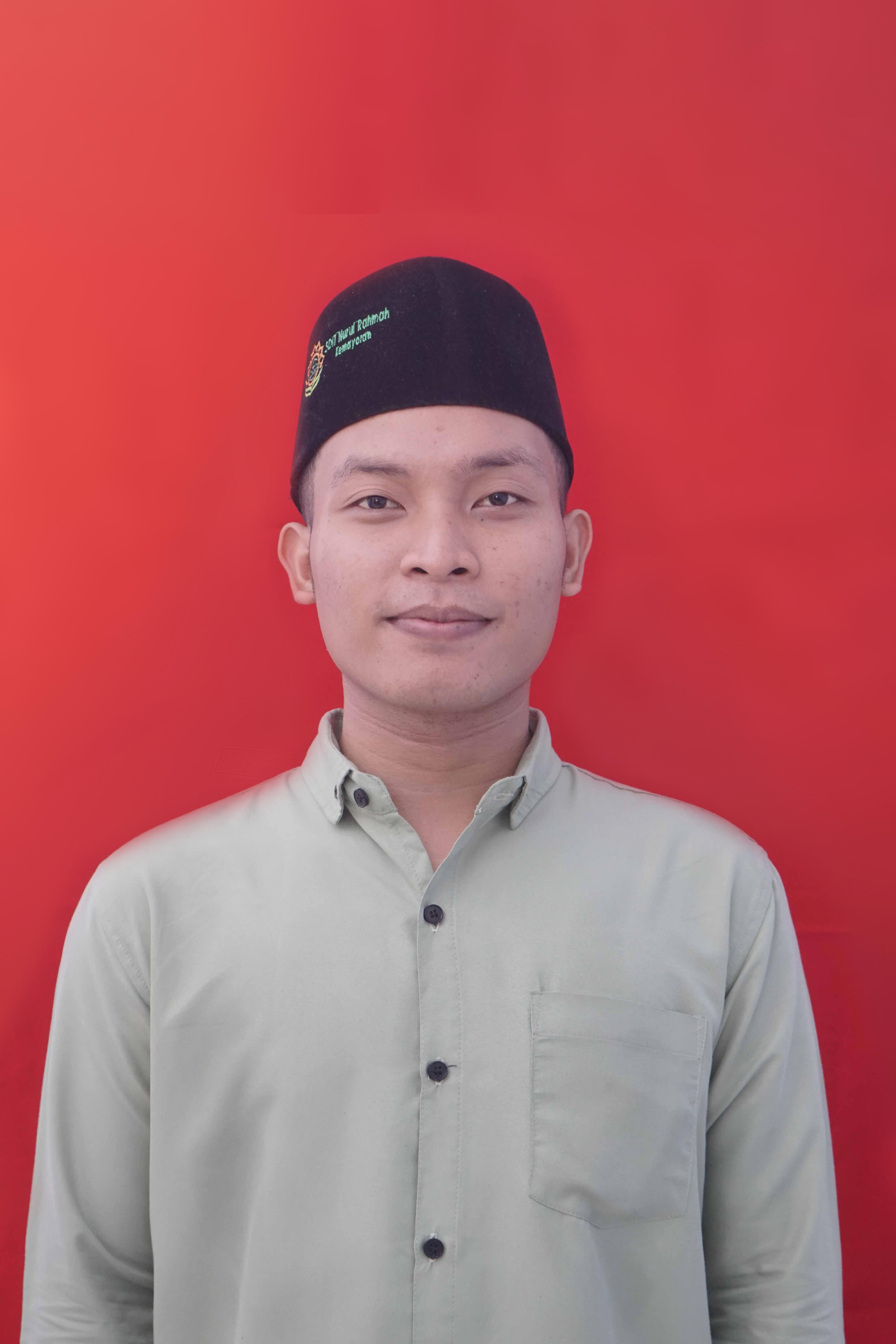 Ahmad Izzat Makki, S.Pd